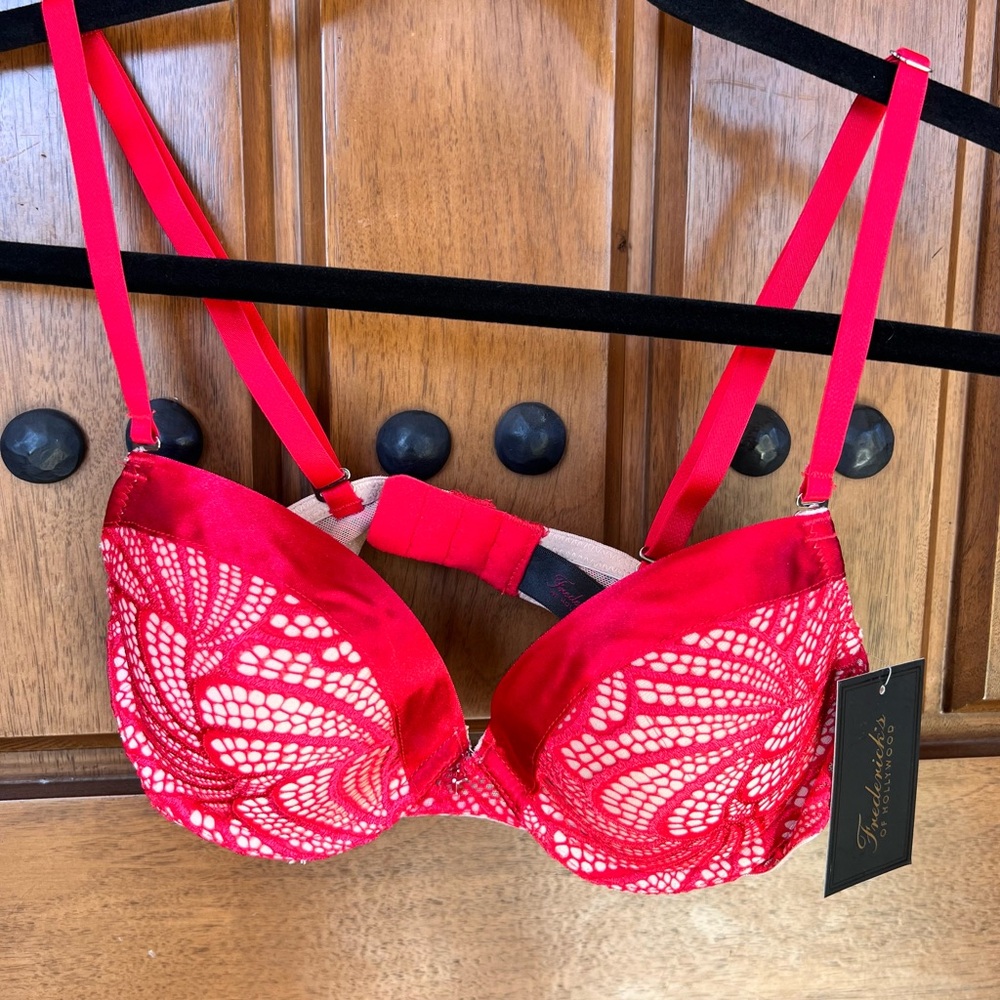 NEW! Frederick’s of Hollywood Exxtreme Tuxedo‎ Lace Push Up Bra Size 32B